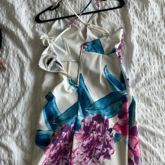 White floral mini dress - Picture 2 of 2